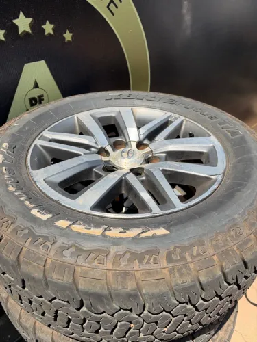 Jogo de rodas aro 18 Hilux