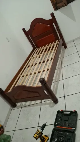Cama de solteiro madeira com colchão  Pau Darco 