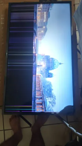 Smart TV LG 43 " na caixa para retirada de peças com nota fiscal