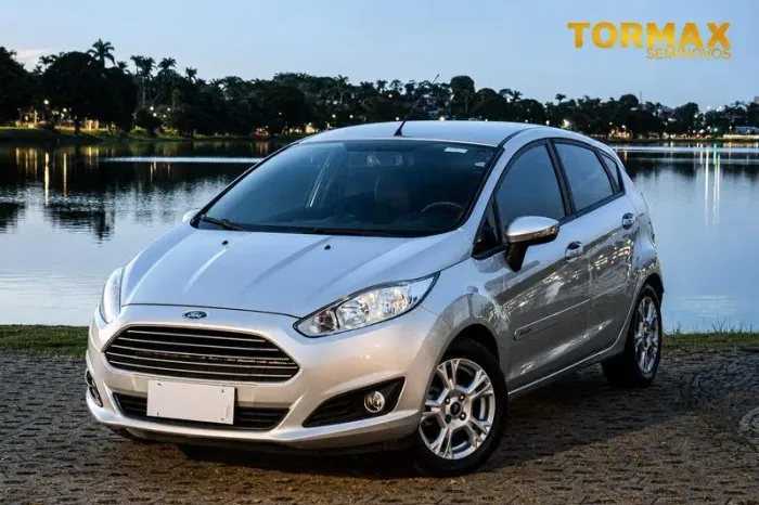 Ford Fiesta 1.6 16V Flex Aut. 5P 2015