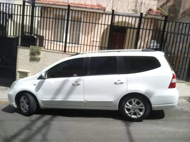 Nissan Livina Grand S 1.8 16V Flex Fuel Mec. 2013