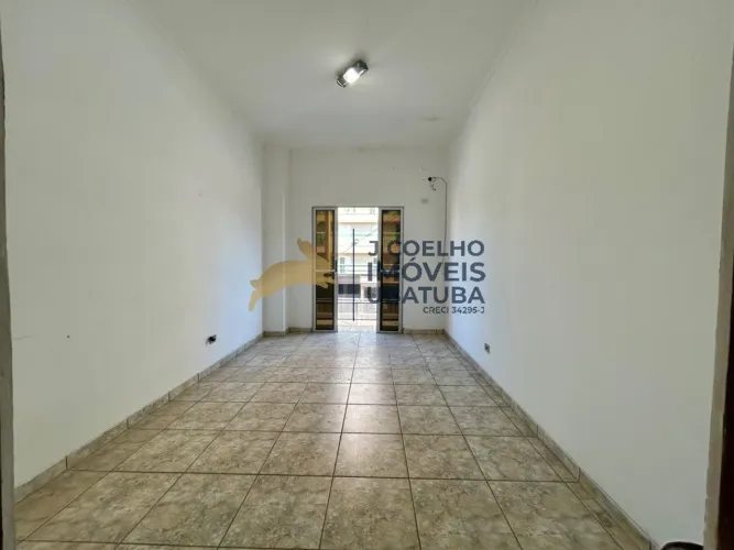 Sala para fins comerciais muito bem localizada, na Avenida Rio Grande do Sul, no Centro de