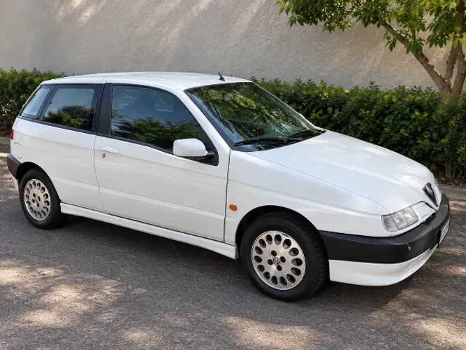 Alfa Romeo 145 Elegant 2.0 16V 1996