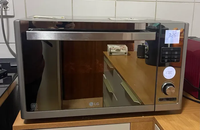Forno e Microondas Dois em Um