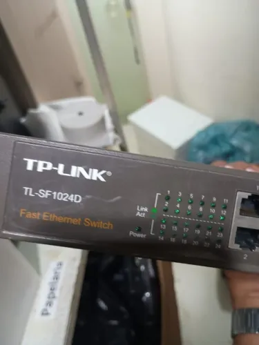 Switch TP-Link 24 Portas