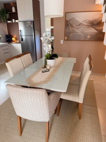 Mesa de Jantar 6 Lugares com Tampo de Vidro - 4 Cadeiras + 2 Poltronas em Excelente Estado