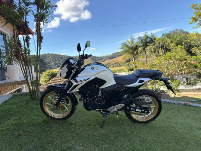 Fazer 250 2025