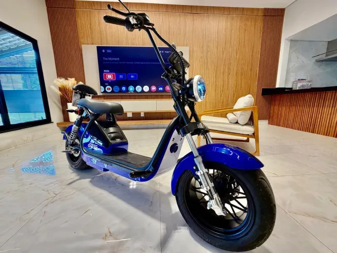 Vende-se moto chefe 