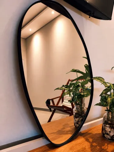 Espelho grande orgânico moldura preta 60x40 promoção