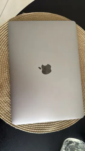 MacBook-pro 13 inch 17