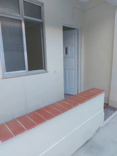 Alugo excelente casa com quintal na Freguesia na rua Araguaia