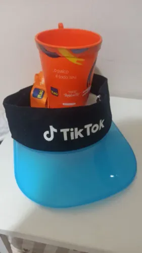 Copo Itaú Rock in Rio e Viseira Tik Tok