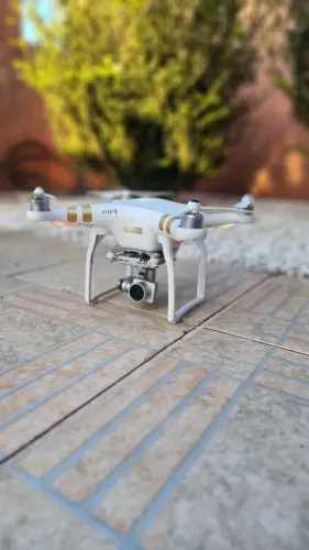 Drone DJI Phantom 3 Professional Profesional com câmera 4K white.