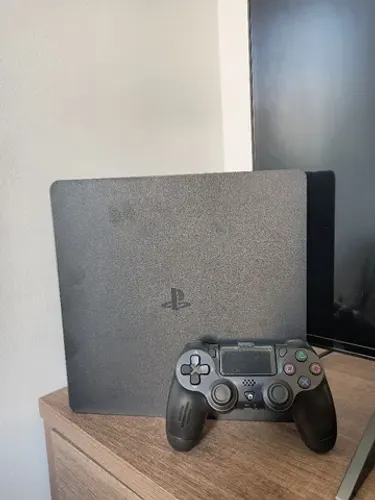 PlayStation 4 PS4 Slim 1 TB impecável com garantia
