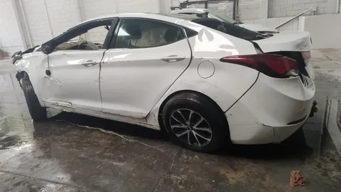Sucata Elantra 2.0 2015 automática para retirada de peças originais