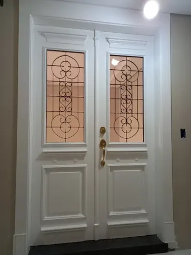 Conheça as vantagens de escolher uma porta laqueada para sua obra!