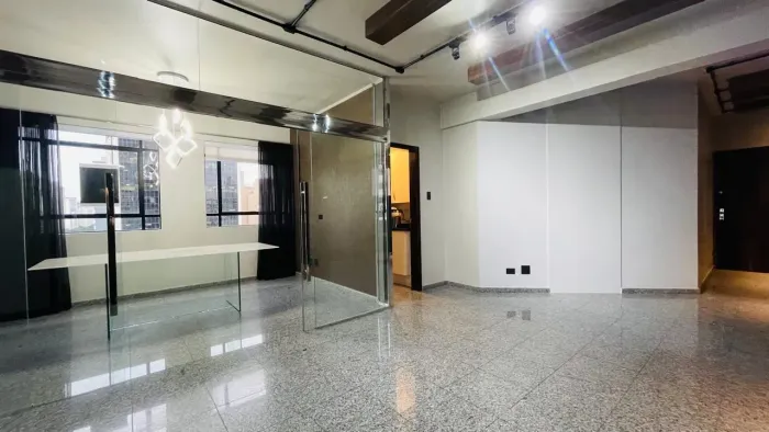 CONJUNTO/SALA COMERCIAL ED THE WORLD Á VENDA NO CENTRO DE CURITIBA. PERMUTA