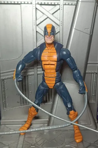 MARVEL LEGENDS/ CONSTRICTOR