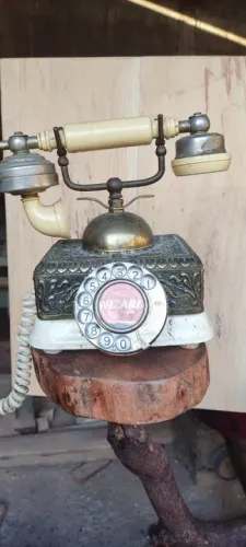 Telefone Clássico Imperial com base em Metal da decada de 70 - item de colecionador