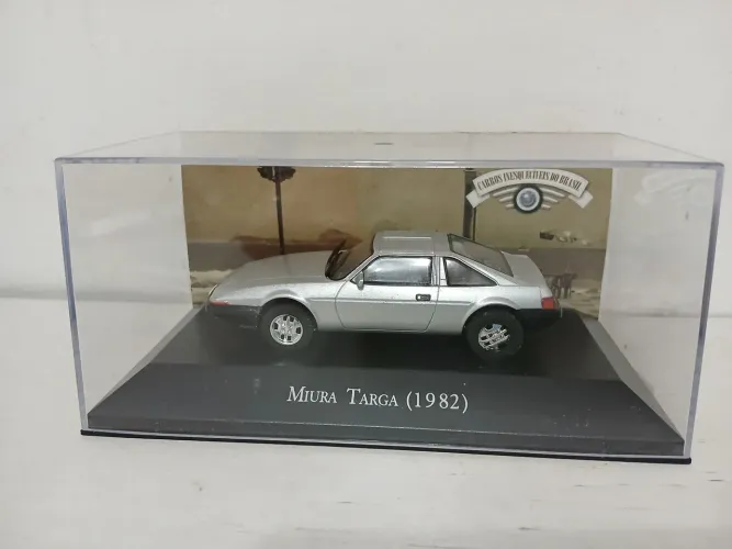 Miniatura Carro Miura Targa 1982 Escala 1 43 