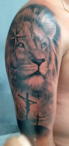 Tatuador em Jacarecica