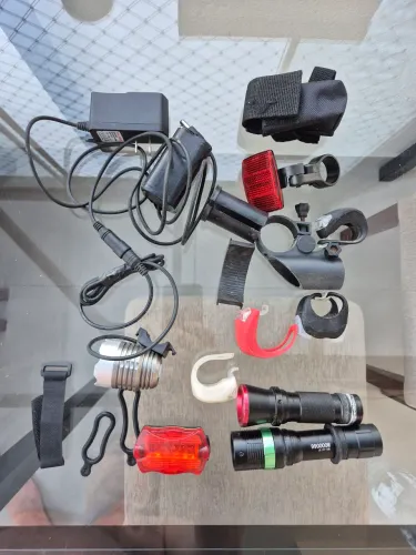 Farol lanternas e sinalizadores bicicleta