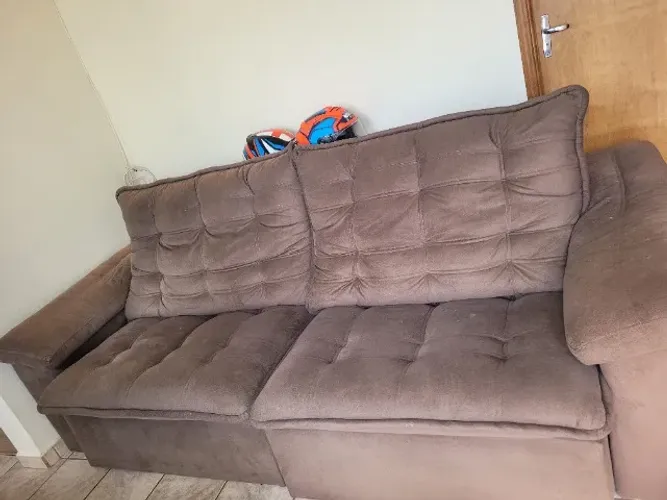 Sofa Modular em  Veludo Marrom com Acento Retrátil e Encosto Reclinável