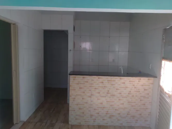 Casa frente de rua, a 3 minutos do shopping salvador , metrô e shopping da Bahia 