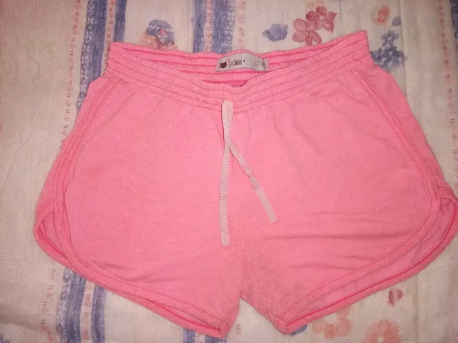 Shortinho rosa para menina