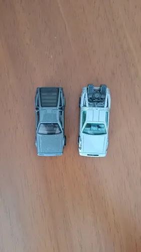 2 DeLorean - Hotwheels