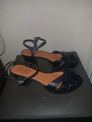 Sandália Preta PARO