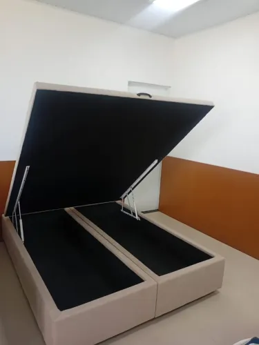 Box Baú Queen bon sono com Design Moderno e Amplo Espaço Interno