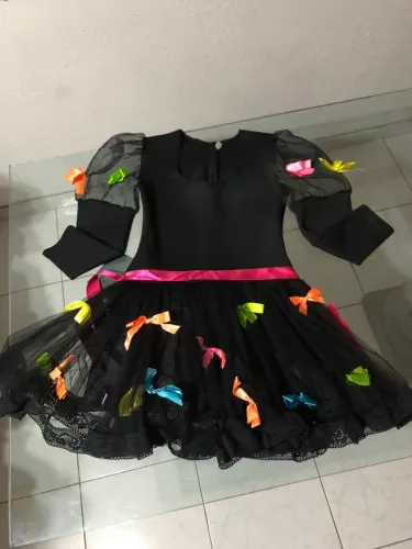 VESTIDO JUNINO PRETO C/ FITINHAS COLORIDAS E DELICADAS TAM M (ADULTO)