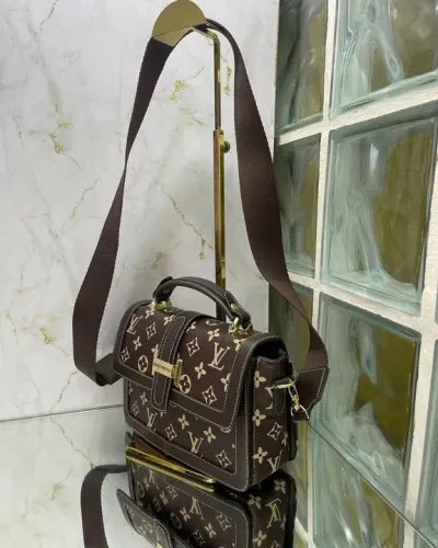 Bolsa Feminina de Lado