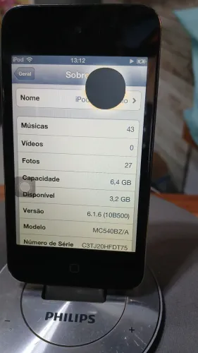 iPod + caixa de som com horas