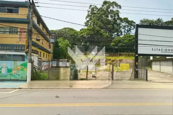 TERRENO COMERCIAL DE 900M² PARA LOCAÇÃO NO LIMÃO