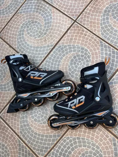 Lote c/ 3 pares de patins 