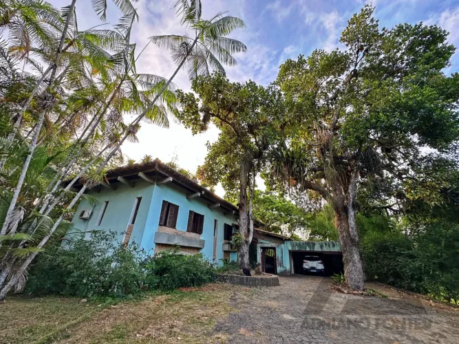 Casa com Linda Área Verde