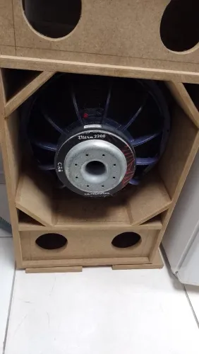  Ultravox 2.200 18 polegadas 