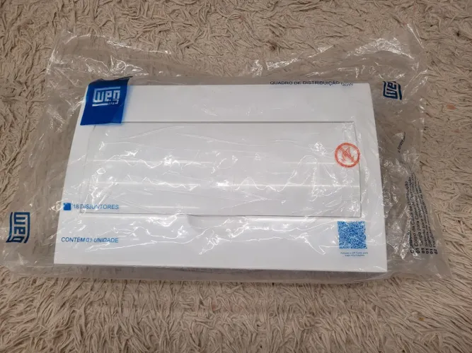 Quadro de Distribuição WEG 18 disjuntores.