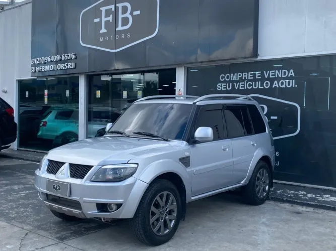 Pajero TR4 2014 Aut+2.0 Flex/gnv+4X2+prata+toplinha+midia+rodas+revisada+novíssima!!! 
