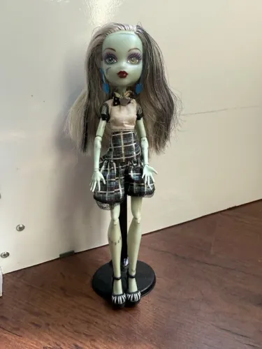 Boneca Monster High Frankie Stein