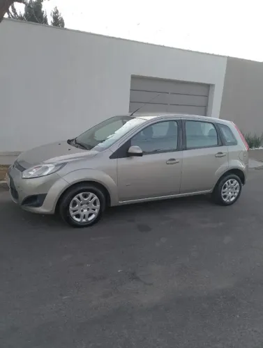 Ford Fiesta SE 1.6 8V Flex 5P 2014