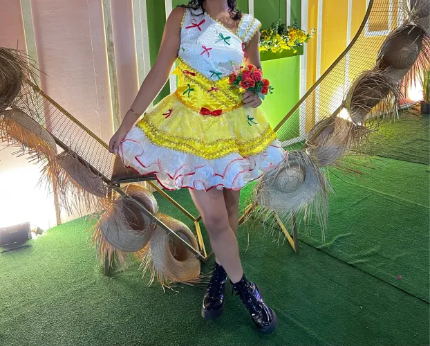 Alugo vestido Junino