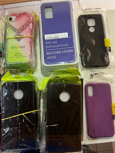 50 capinhas para smartphones (modelos variados)