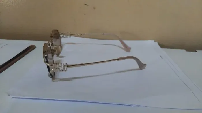 ÔCULOS DA MIUMIU SEMI NOVO POUCO USADO ORIGINAL