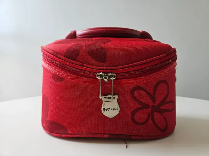 Necessaire Vermelha Floral Batiki