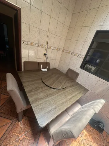 Vendo mesa de 6 lugares 