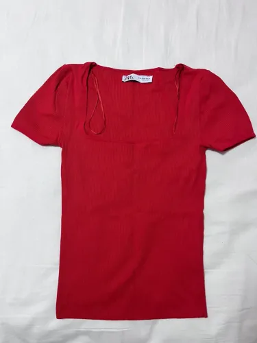 Blusa Vermelha Canelada Zara