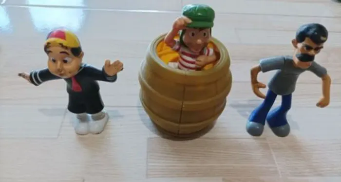 Bonecos Chaves e sua turma MC donalds 